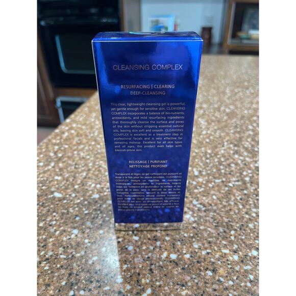 Innovative, skincare clinical cleansing complex - Picture 2 of 8